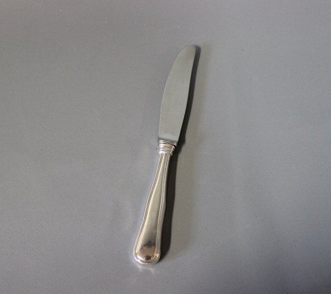 Knife, hallmarked silver.5000m2 showroom.