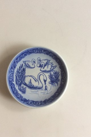 Royal Copenhagen 2010 Plaquette H.C. Andersen Den Grimme Ælling8cm / 3 1/7"