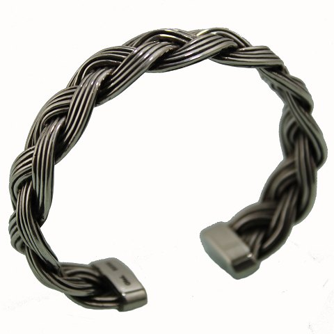 Ole Lynggaard,   fast armring af sterling sølv