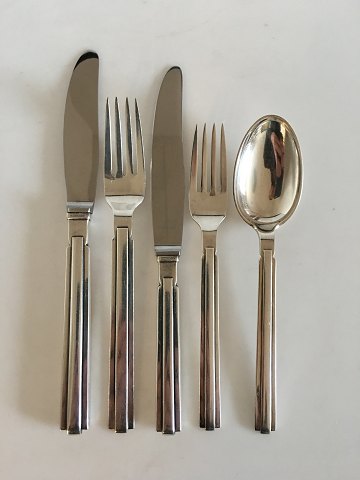 Hans Hansen Arvesølv no. 18 Flatware Set for 8 People. 40 Pieces in Sterling Silver