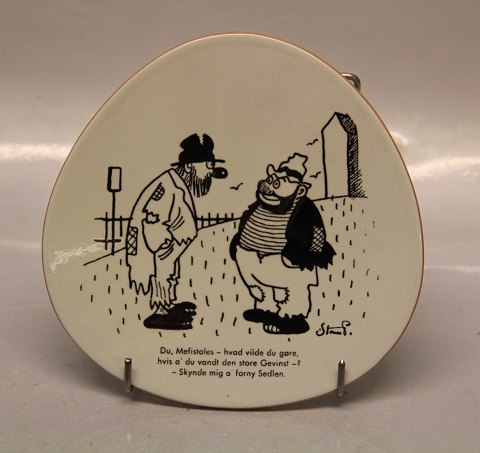 Knapstrup trekantet platte  ca 16 cm Storm P:  Du Mefistoles