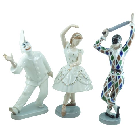 Bing & Grøndahl; Figurer, Pjerrot #2353, Harlekin #2354 & Columbine #2355 af porcelæn