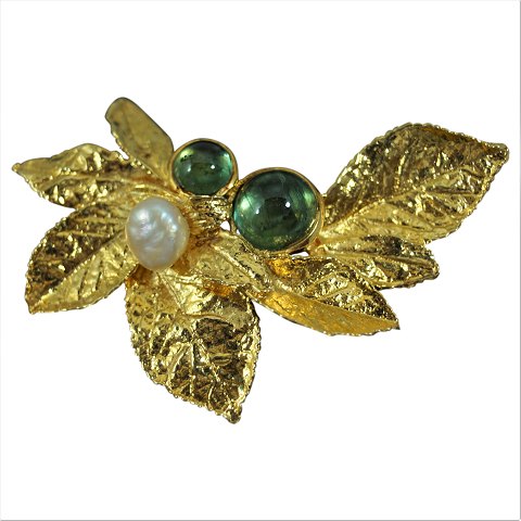 Jean Larsen; Broche af 18 kt. guld med turmaliner og perler