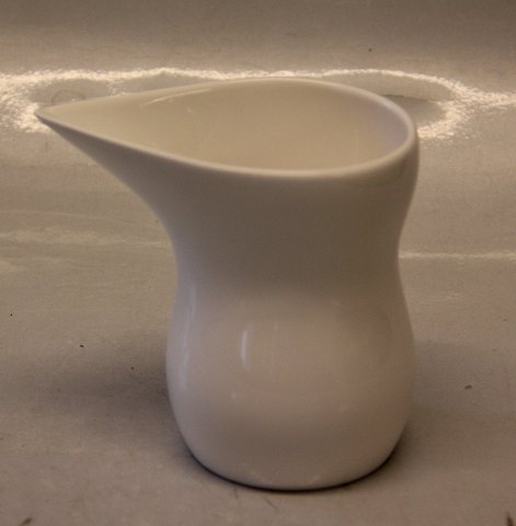 Ursula - 441 Hvid kande, lille 31 cl. (1194441-8000) 10 cm - det originale fra 
Royal Copenhagen  fajance