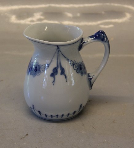 085 b Flødekande 9 cm (393) 1.5 dl
B&G Blå Empire porcelæn 

