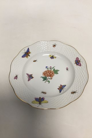 Herend Porcelæn håndmalede desert tallerkener med sommerfugle, insekter og 
blomst.