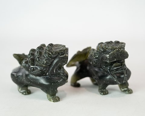 A pair of soap stone figurines in the shape of lions, in great vintage condition.Great condition