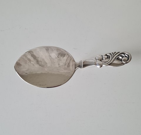 Beautiful handmade cake spatula in silver from 1938, ornamental decoration on the shaft
