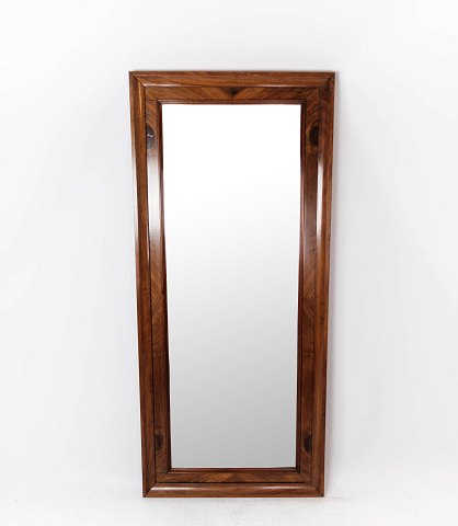Mirror of walnut, in great vintage condition from around 1880. 
