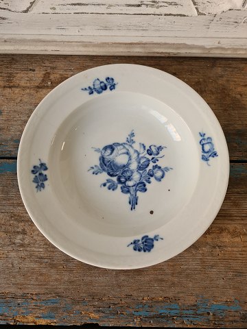 Royal Copenhagen Antik Blue Flower soup plate 20.5 cm.