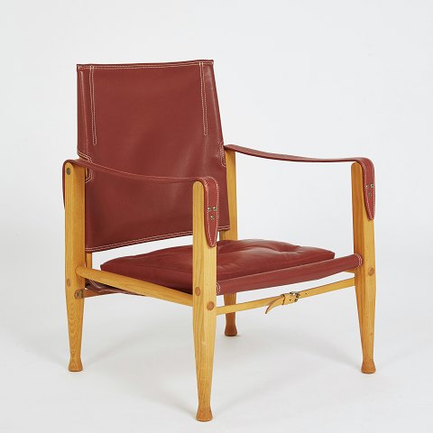 Kaare Klint.
Leather Safari chair