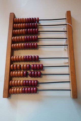 An old counting frame
Made og wood