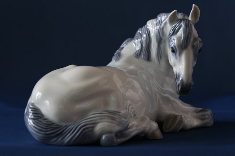 Royal Danish recumbent mare 10.5 x 18.5 cmDesigned by Jeanne GrutDec. No. 5690