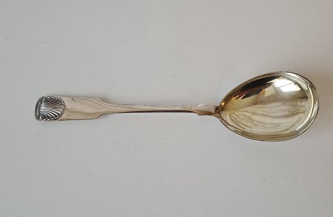 Mussel serving spoon in silver from 1922 - 21 cm.