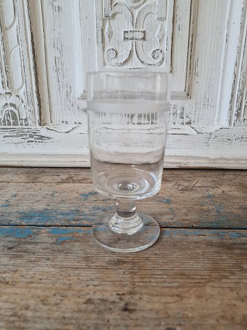 Beatrice glass with ribbon grinding 13.5 cm.