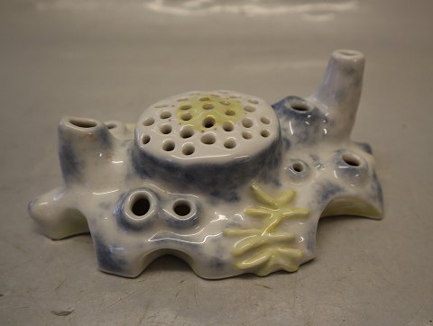 Kgl. 4731 Organisk vase - skulptur Thorkild Olsen 6 x 15.5 cm  1942  signeret TO 
Thorkild Olsen Kongelig Dansk Stentøj
