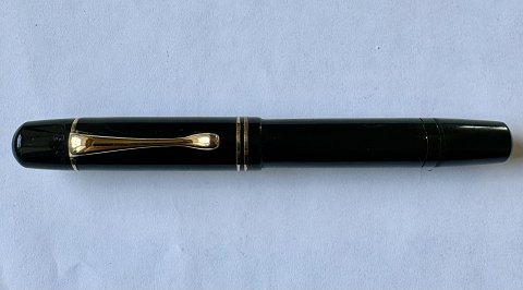 Black Pelikan 100N fountain pen