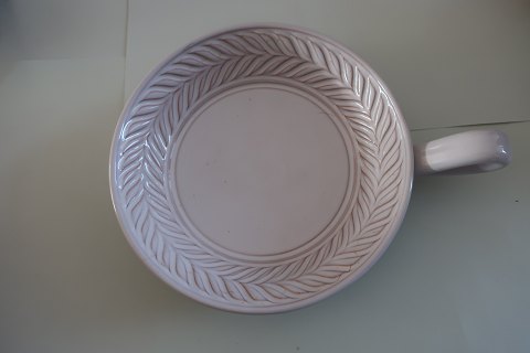 Ceramik, white, from Alma-keramik, Denmark 
With one ear
Written: Alma 53
Diam: 13,5 with out the ear
In a good condition