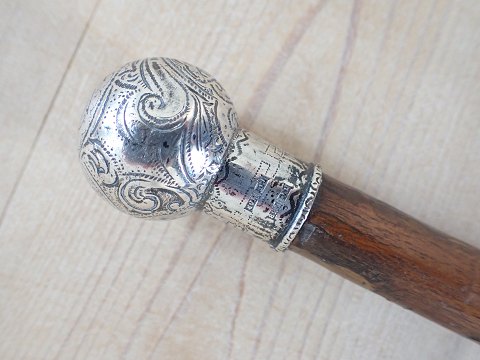 Dansk stok i tjørn med sølvknop.