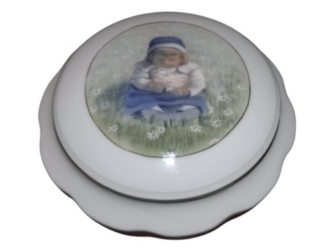 Bing & Grøndahl
Art Nouveau bonbonniere med baby