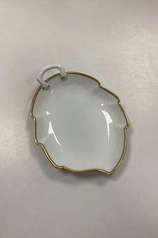 Bing and Grøndahl Hartmann Leaf-shaped Asiet No. 199