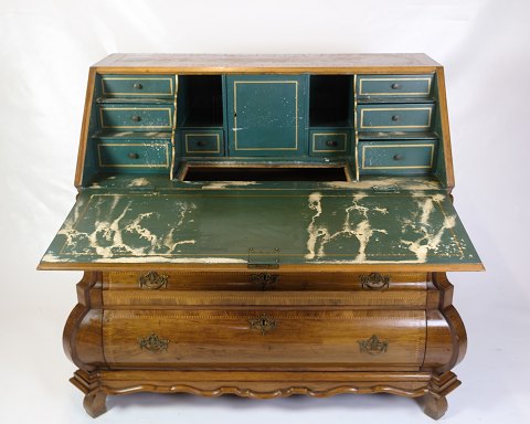 Chatol Med Intersia - Fire skuffer - Lys Nøddetræ - Lysberg & Hansen - 1890erne
God Stand
