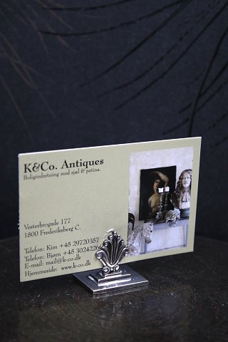 Georg Jensen table card holder in Queen pattern in sterling silver. Stamped. 
Johan Rohde...