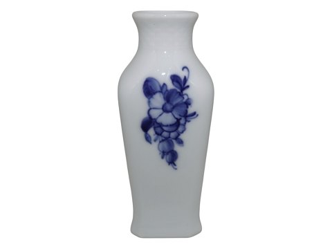 Blue Flower Braided
Small vase from 1923-1928