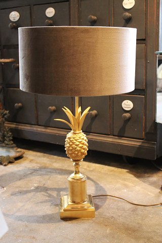 Forgyldt bronze "Ananas" bordlampe fra 70érne 
fra La Maison Charles...