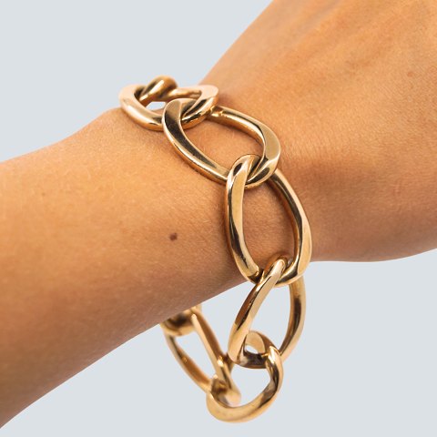 Flemming Kjerultt; Leddelt armbånd i 14 kt. guld, i kraftig kvalitet