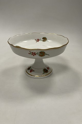 Royal Copenhagen Art Nouveau Pattern No. 225 Geranium Pedistal Bowl No. 2004