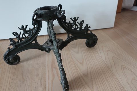 Weihnachtsbaumständer, antikSchön von Gusseisen geschmiedet.H: 25cm, B: 46 cm