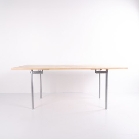 CH318 Dining Table – Hans J. Wegner – Solid Beech – Extension Leaves – Tranekær 
Møbler
Great condition

