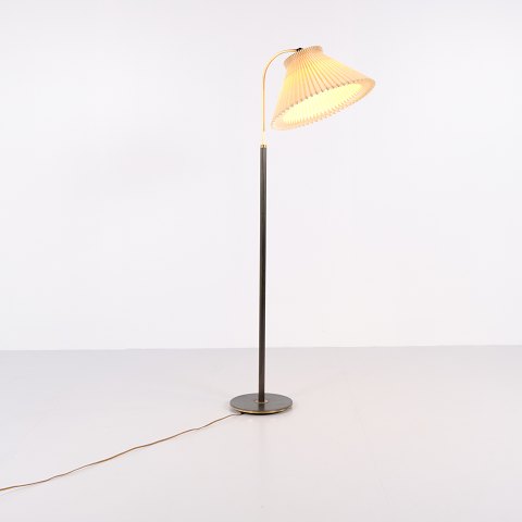 Gulv/Standerlampe - Plisseret Skærm - Messing - Le Klint - 1960erne