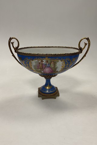 Oval Porcelains Bowl with Bronze mountings in Sevres Style