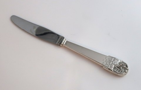H. C. Andersen eventyr barnekniv. Sølvbestik. Hyrdinden og skorstensfejeren. Sølv (830). Længde 16,3 cm.
