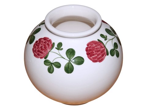 Royal CopenhagenKugleformet hvid vase med rødkløver