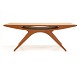 Johannes Andersen: Sofabord "Smilet". Formgivet 1957, teak. H: 51cm. L: 134cm. B: 51cm