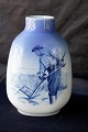 Royal CopenhagenVase 299002/5582, bonde der høster