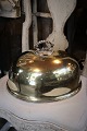 Old oval silver-plated dish cover with fine patina / traces of wear. Measures: H:21cm. L&W:35x28cm.