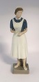 Royal Copenhagen. Porcelænsfigur. Sygeplejerske. Model 4507. Højde 21,5 cm. (1 
sortering).