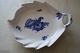 Royal Copenhagen (RC) dish
Blue flower formed as a leaf
1. grade
No.: 10/8002
L: 23cm
W: 18cm
In a good condition
