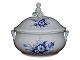Blue Flower Curved 
Extra large soup tureen with figurine on top from 
1790-1820