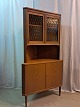 Hjørneskab Kr. 1450,-