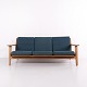 Osted Antik & Design præsenterer: Hans J. Wegner GE-290/3 Tre Personers Sofa i Sæbebehandlet Eg