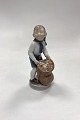 Royal Copenhagen Månedsfigur December - Dreng med ...