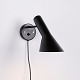 Arne Jacobsen væglampe model V3 i sortlakeret metal for Louis Poulsen