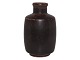 SaxboLille vase med brun glasur