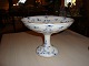 B & G centrepiece in butterfly.
Measures: H: 15 cm dia 20 cm.
Many other parts in stock.
5000m2 showroom.