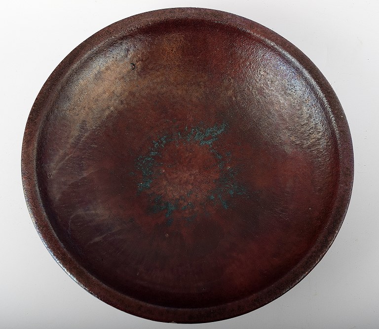 Stor og imponerende dansk privatsamling (I alt 42 unikke vaser, skåle, figurer mm.) af :Søren Kongstrand 1872-1951) ogJens Petersen (1890-1956)